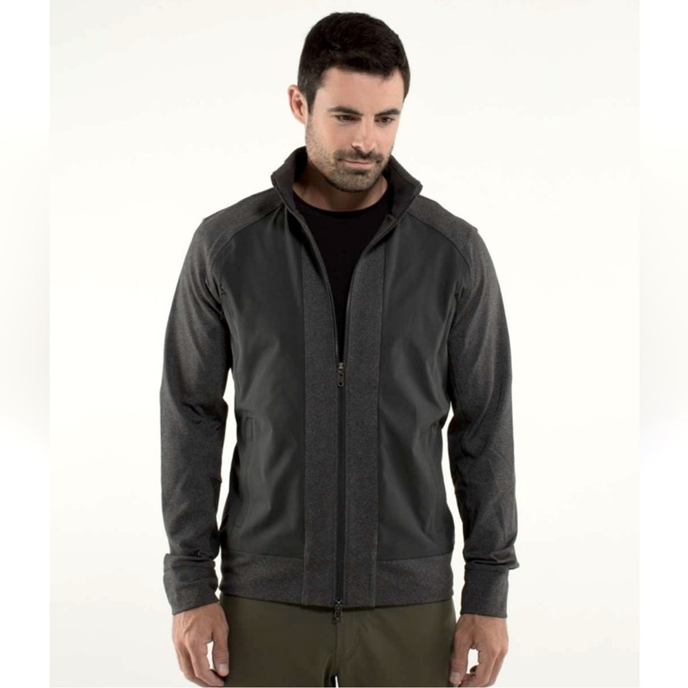 Lululemon Tactic Jacket
Heathered Dark Grey / Soot EUC SZM